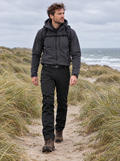 Thermo softshell broek heren zwart, tijdens een wandeling in de duinen